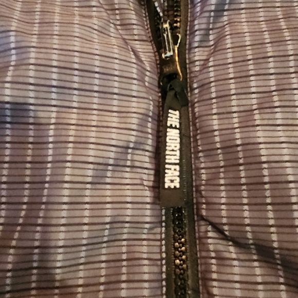 The North Face Gray/Black Goose Down Puffer Vest Size M Zip Pockets Cinch Waist - Picture 7 of 15